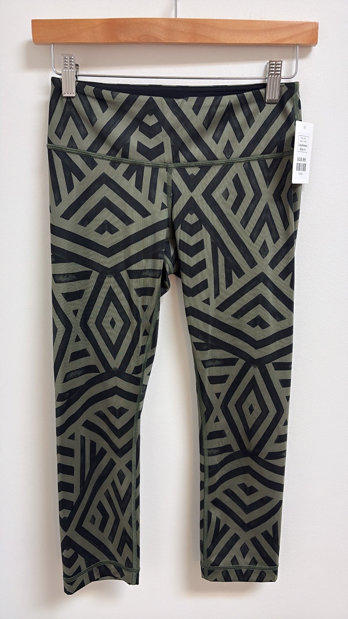 Lululemon Green/Black 22" Inseam Leggings, 4