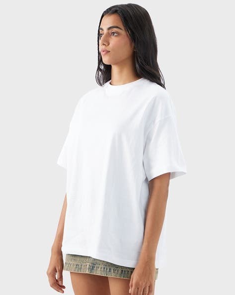 Woman's Oversized Round Neck Tee