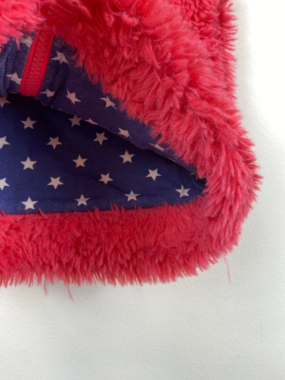 Coral Hooded Fluffy Gilet With Navy Star Print Lining (3-4 Years)