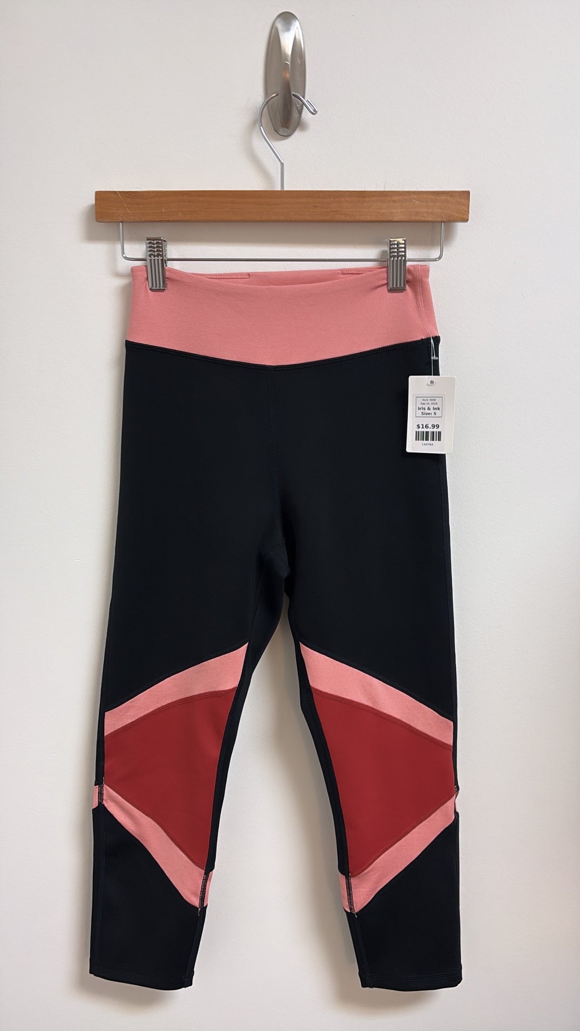 Iris & Ink Black 23" Inseam Leggings, S