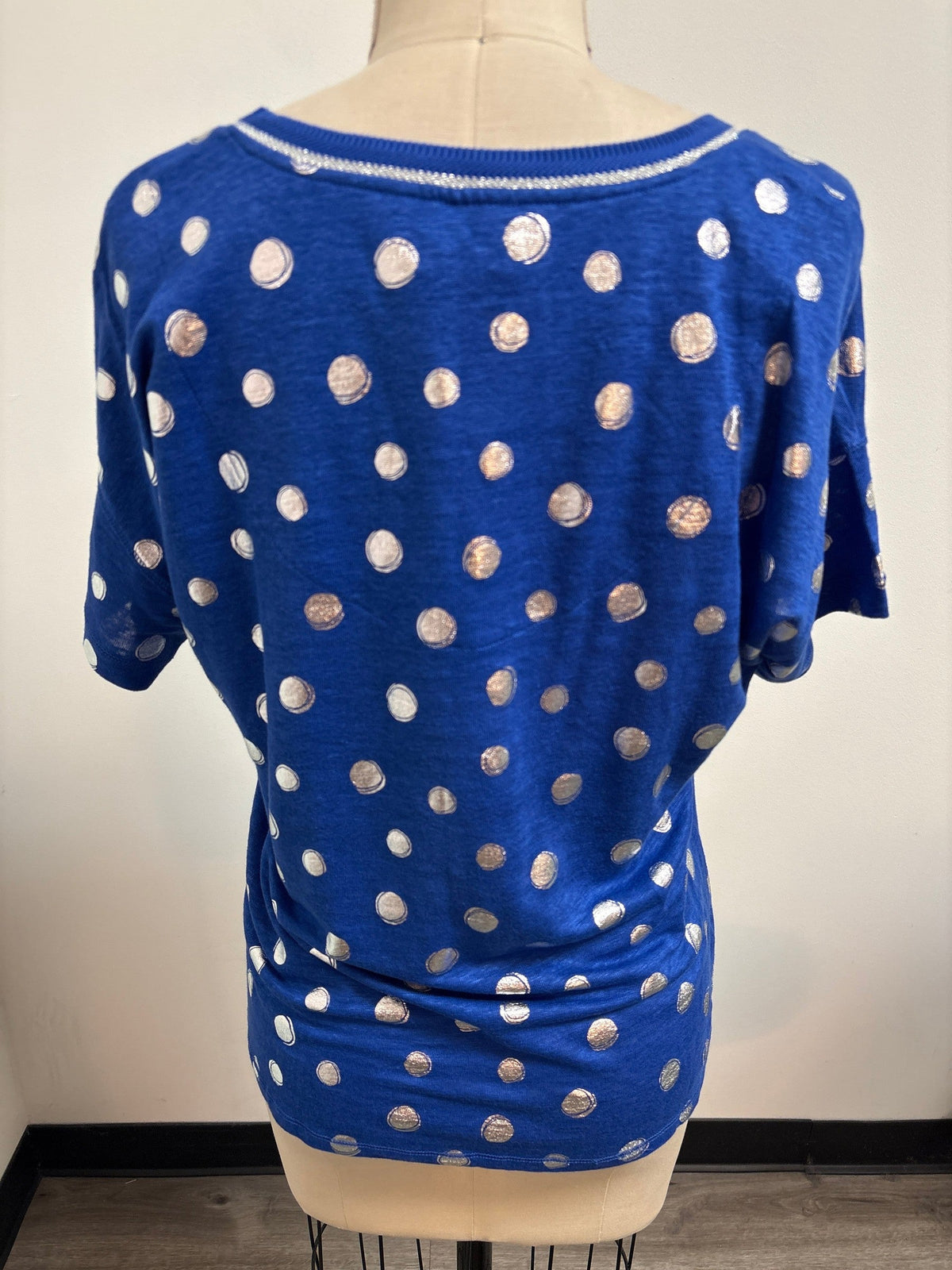New Chico's Blue Foil Dot Top, M