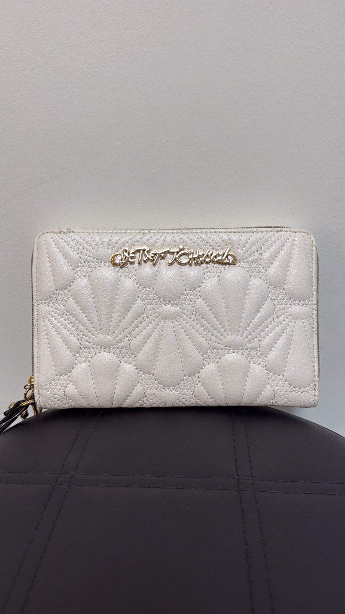 Betsey Johnson White Wristlet, 8.5"x5.5"