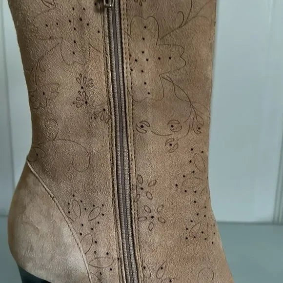 ROBERTO VIANNI TAN SUEDE HEEL BOOTS SIZE 38 MADE IN ITALY