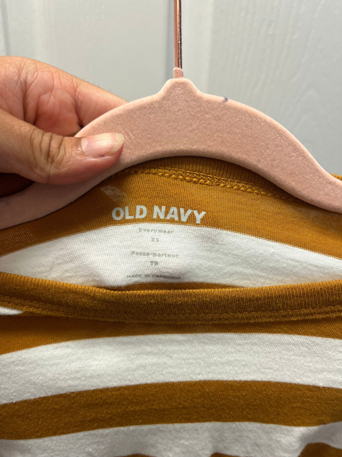 Old Navy Tee XS