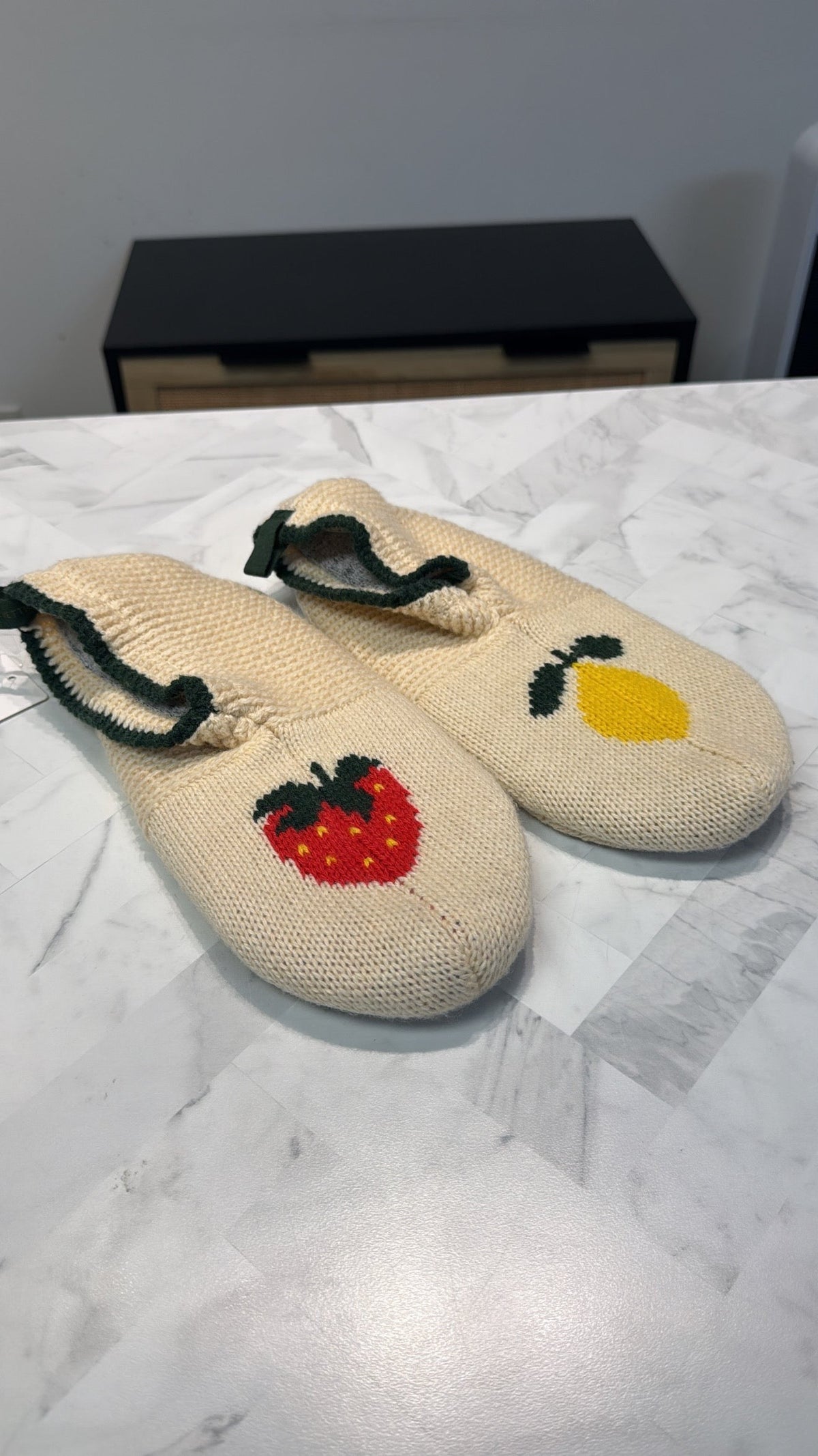 Bombas Strawberry & Lemon Gripper Slippers, M (9-11.5) retail $65