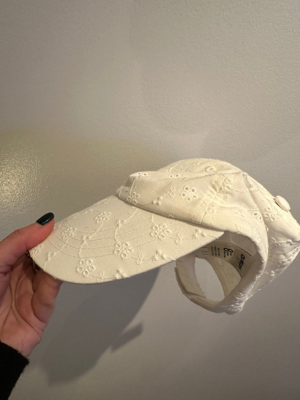 OshKosh Kids White Hat - Size 8 and up - BNWT